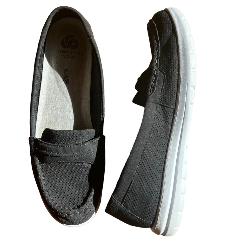 Clarks Cloud Steppers black flats loafers size 8.5